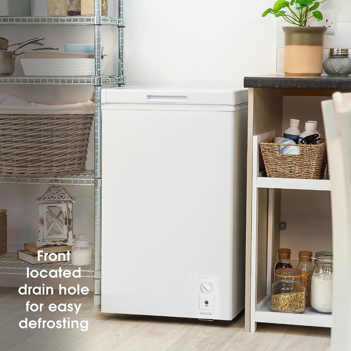 Abode Freestanding White Chest Freezer 99L with Removable Wire Basket & Counter Balance Lid, Adjustable Thermostat, 4 Star Freezer, Suitable for Garages & Outbuildings A99CF0E1W