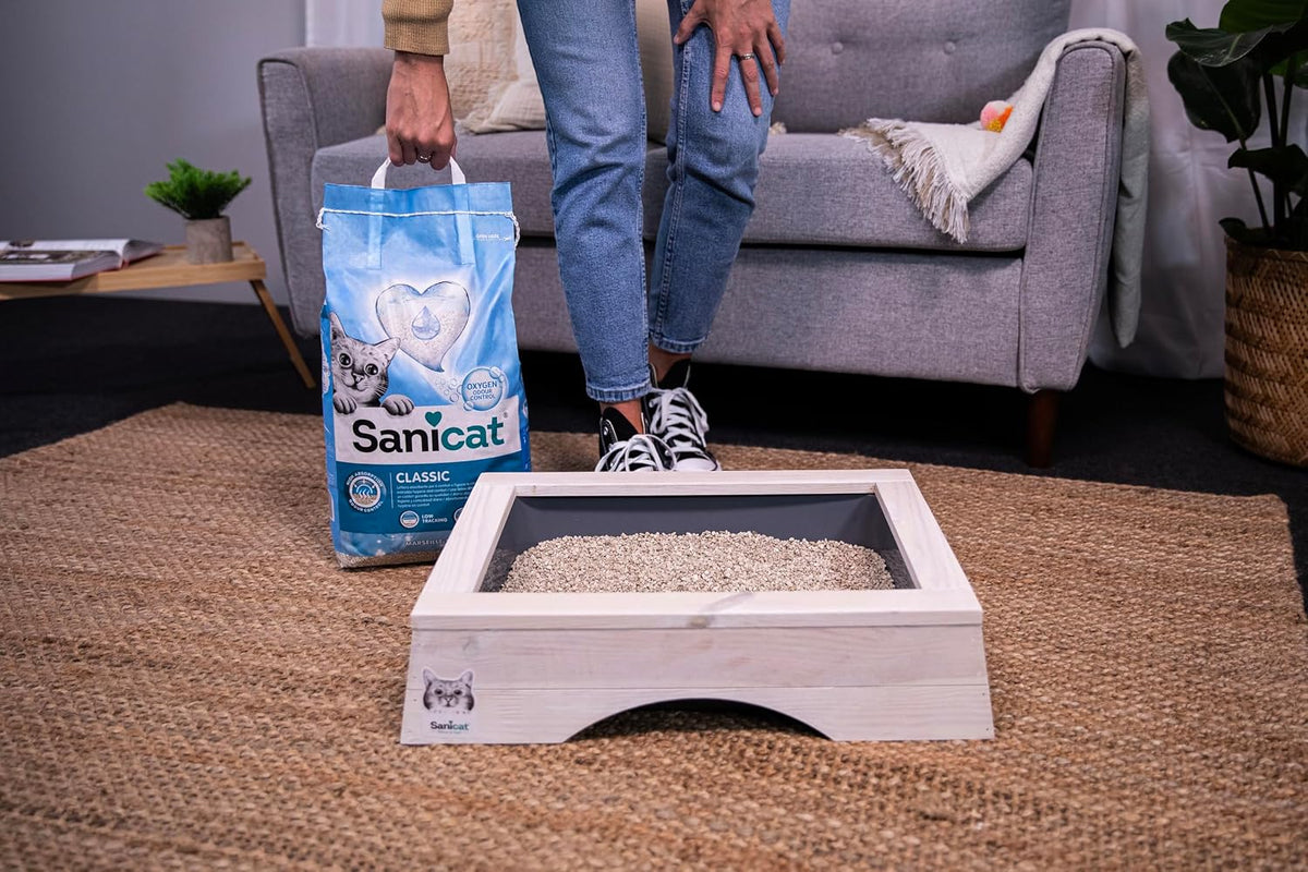 Sanicat - Classic Marseille soap scented cat litter Fast absorption product for your pet’s hygiene | No dust | Keep Your Home Clean | 10L capacity