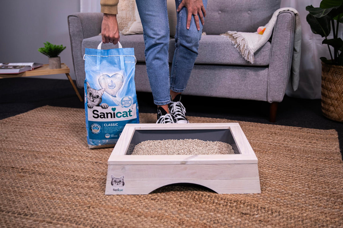 Sanicat - Classic Marseille soap scented cat litter Fast absorption product for your pet’s hygiene | No dust | Keep Your Home Clean | 10L capacity