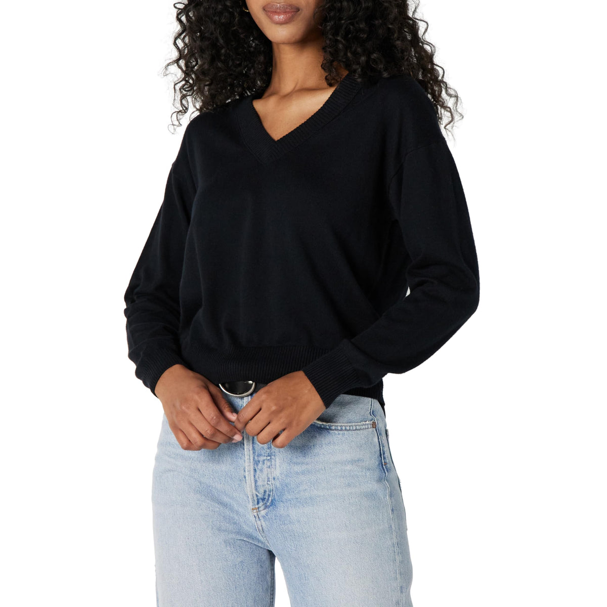 Amazon Essentials Women's Regular-Fit Lightweight Long-Sleeve V-Neck Jumper