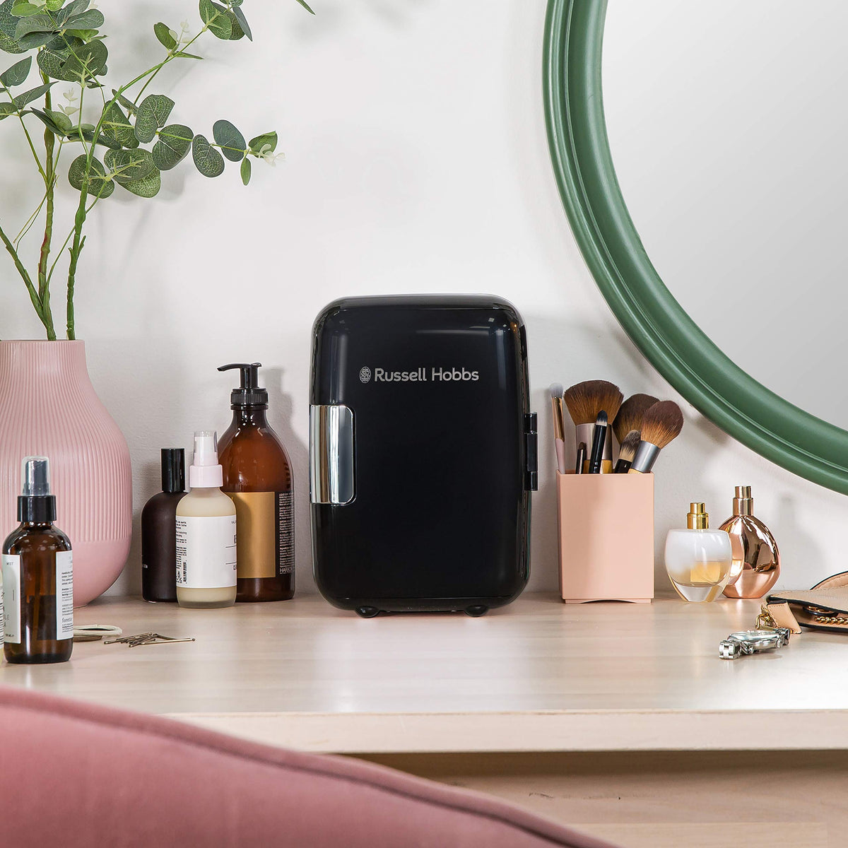 Russell Hobbs RH4CLR1001 4L/6 Can Portable Mini Cooler & Warmer for Drinks, Cosmetics/Makeup/Skincare, AC/DC Power, Retro Style, White, For Bedroom, Home, Caravan, Car