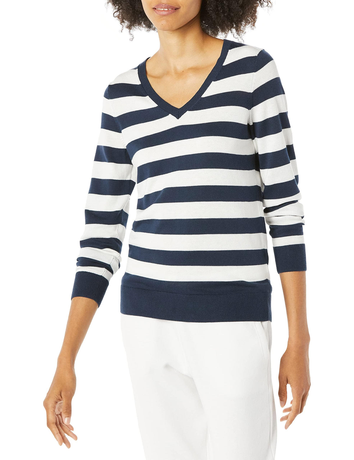 Amazon Essentials Women's Regular-Fit Lightweight Long-Sleeve V-Neck Jumper