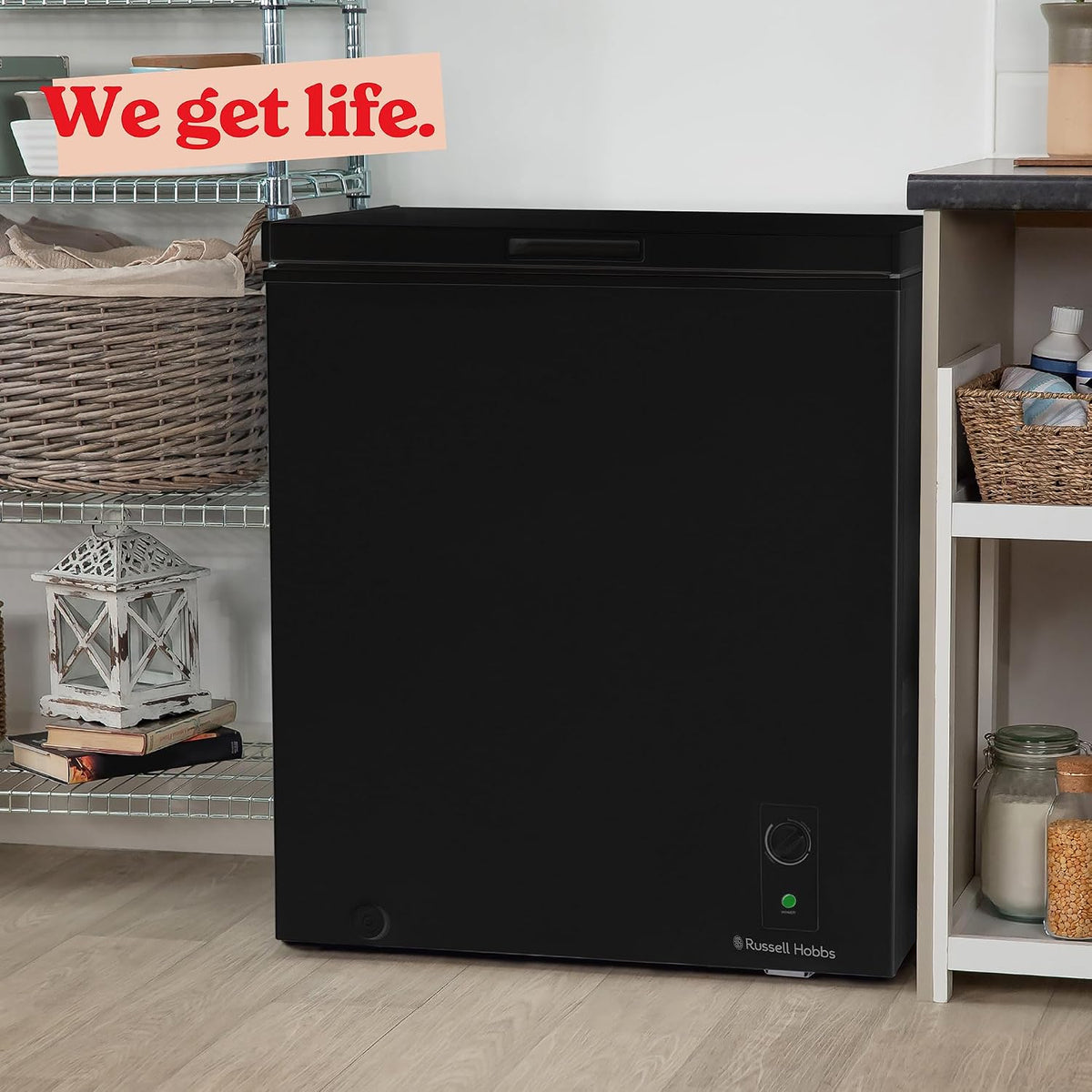 Russell Hobbs White Chest Freezer 143L Freestanding, Adjustable Thermostat, Chill or Freeze Function, 4 Star Freezer Rating & Suitable for Outbuildings & Garages RH142CF0E1W