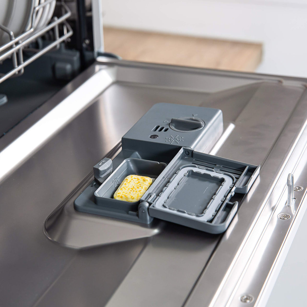 Russell Hobbs Table Top Dishwasher Compact Mini with 6 Place Settings, LED Display, Button Control, 6 Programmes, Portable & Efficient, 24hr Timer, Rinse & Eco Mode in White, RH6TTDW0D1W