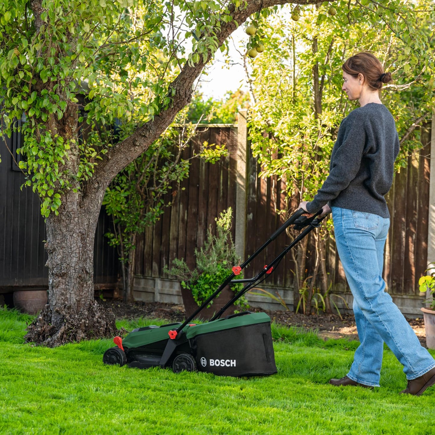 Bosch Cordless Lawn Mower ROTAK18V-32 (Cutting Width: 32 cm, Height of Cut: 25-65 mm, 35 l Fabric Grass Bag, Mulch plug, without Battery)