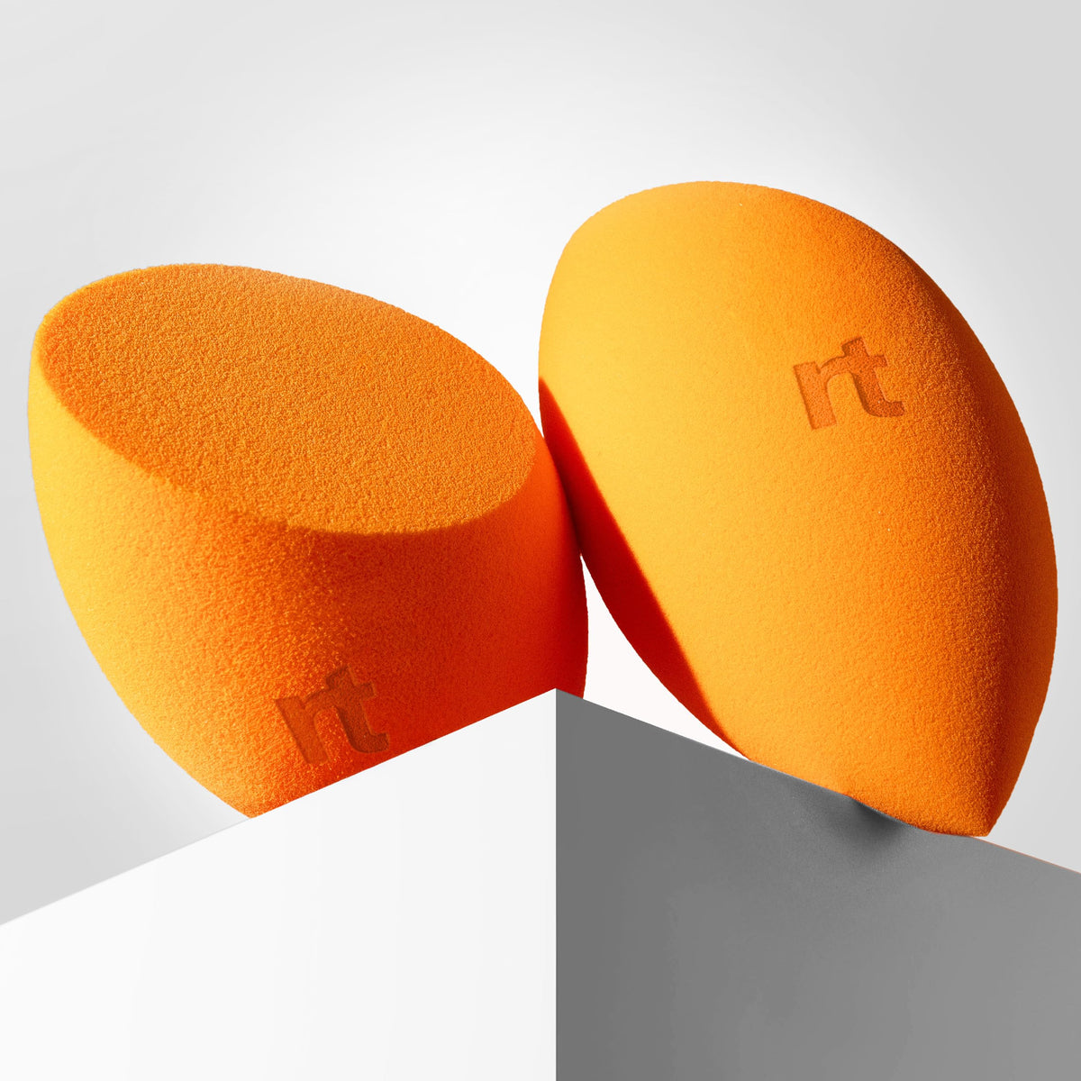 Real Techniques Miracle Complexion Sponge, Vegan & Cruelty-Free
