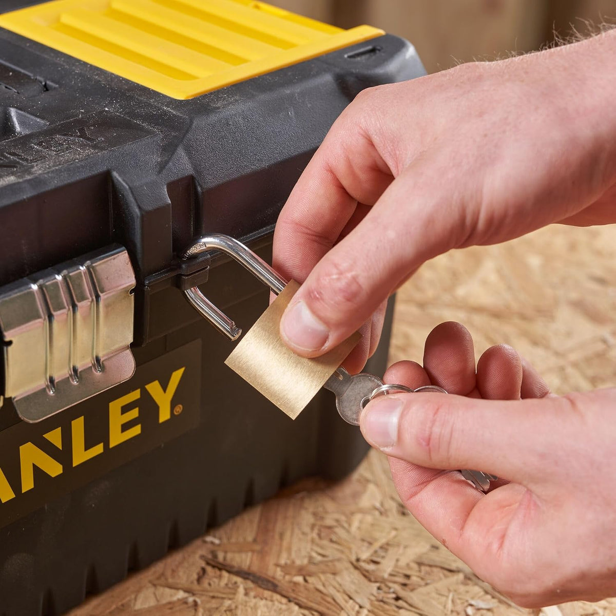 STANLEY 16in Essential Lightweight Tool Box, STST1-75518
