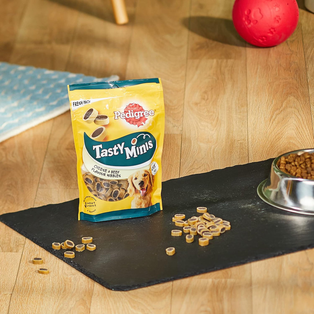 PEDIGREE TASTY MINIS Adult Dog Treats Cheese & Beef Nibbles 140g - Pack of 8, Packaging May Vary