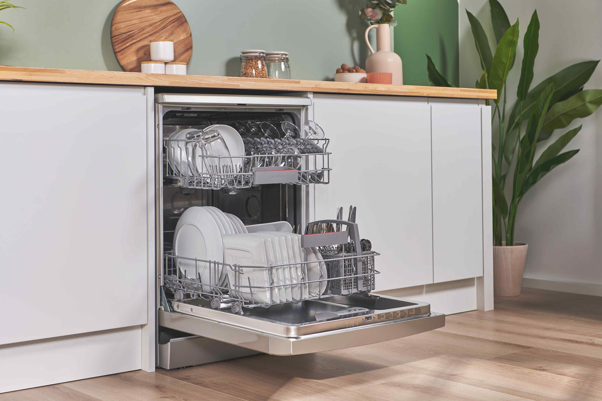 Bosch Series 2 SMS26AW08G Freestanding Dishwasher, 60cm, White