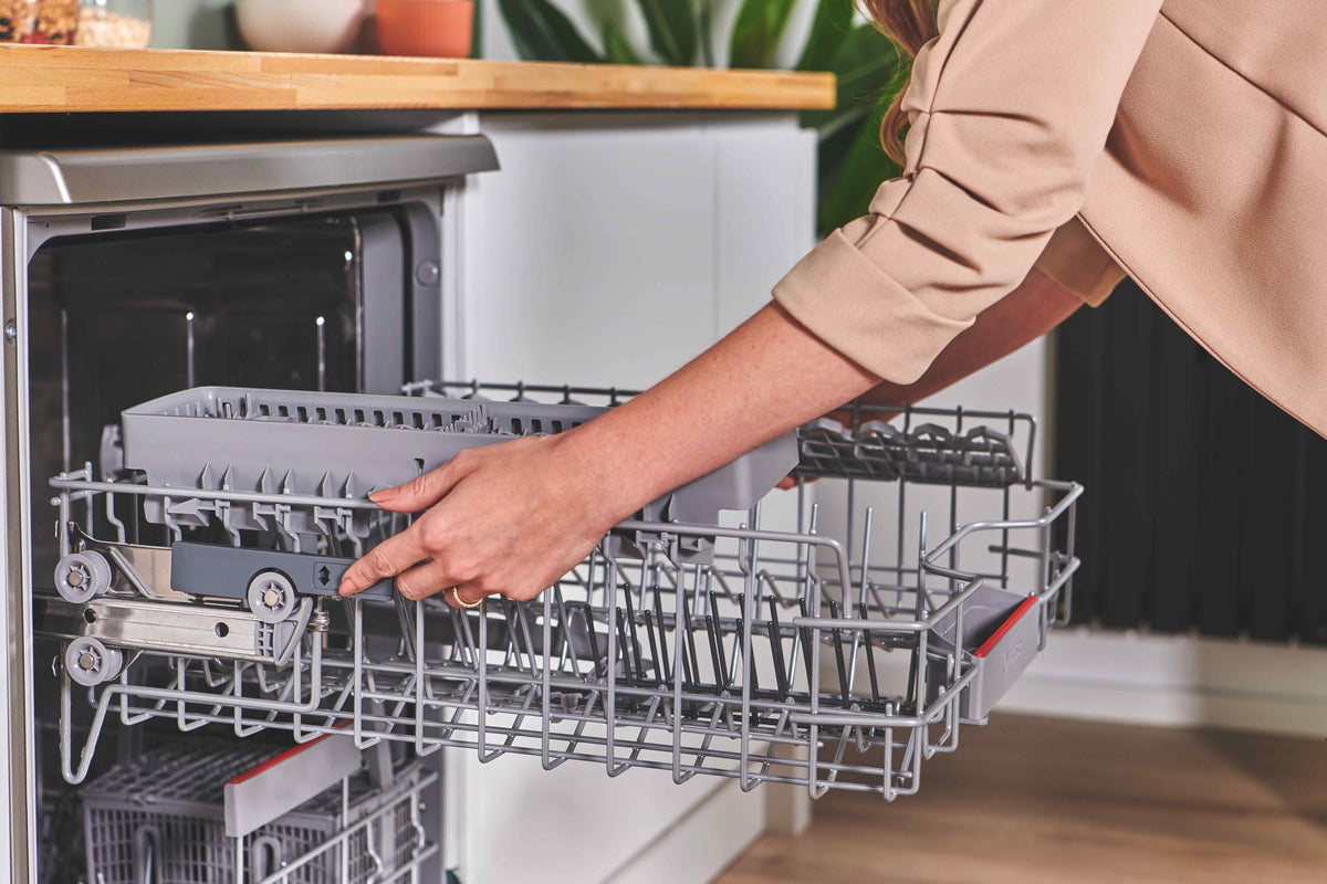 Bosch Series 2 SMS26AW08G Freestanding Dishwasher, 60cm, White