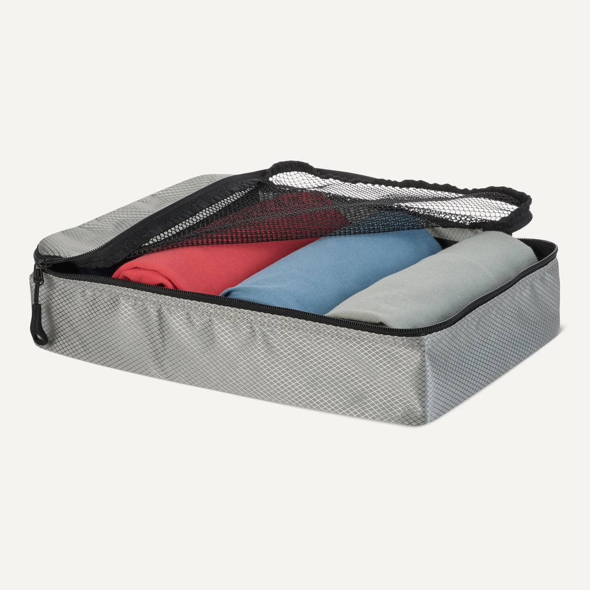 Amazon Essentials 4-Piece Packing Cubes Travel Accessories Set, Luggage Organiser with Double Zip, Mesh Top, 100% Polyester, Medium, Black (Previously Amazon Basics)