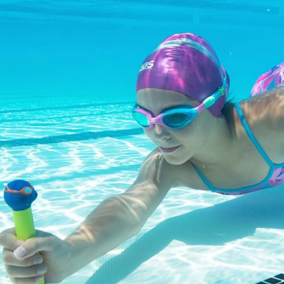Zoggs Super Seal Kids Swimming Goggles, UV Protection, Quick Adjust Split Yoke Comfort Strap, Fog Free Clear Swim Goggle Lenses, Ages 6-14
