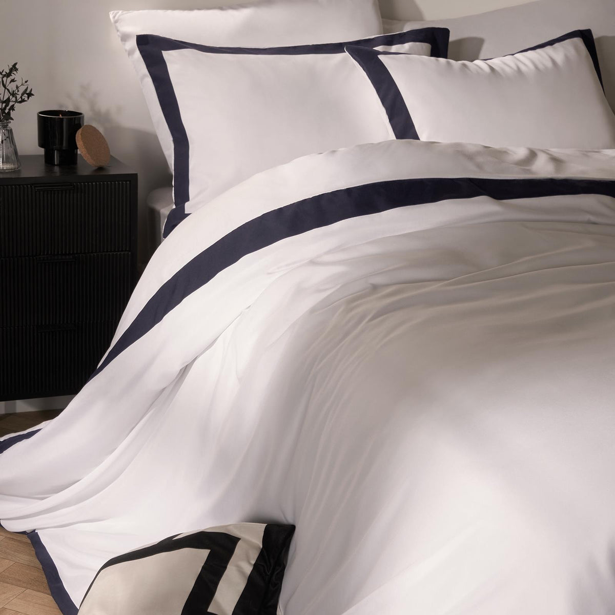 OHS Contrast Border Bedding Set Soft Microfibre Duvet Cover with Pillowcases