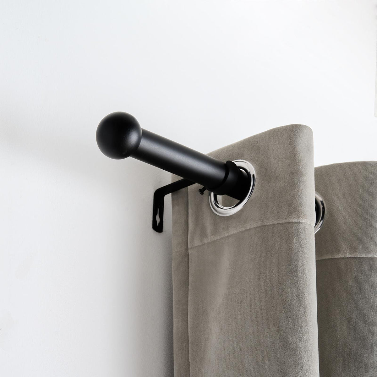 OHS 120-200cm Curtain Pole Extendable Metal 28mm Ball Trumpet Twist Finnials