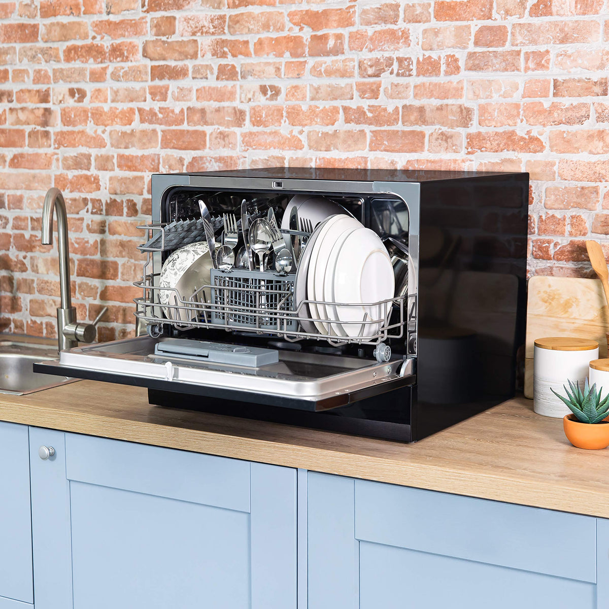 Russell Hobbs Table Top Dishwasher Compact Mini with 6 Place Settings, LED Display, Button Control, 6 Programmes, Portable & Efficient, 24hr Timer, Rinse & Eco Mode in White, RH6TTDW0D1W