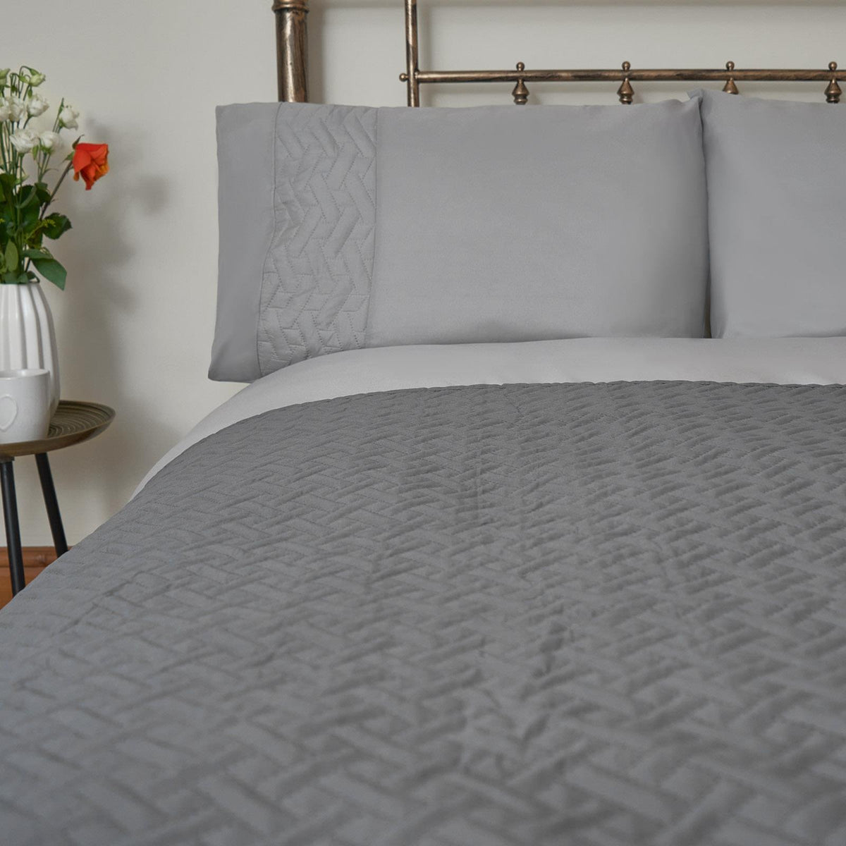 Brentfords Geo Quilted Bedspread Blanket Pinsonic Throw Large Sofa Bed Comforter