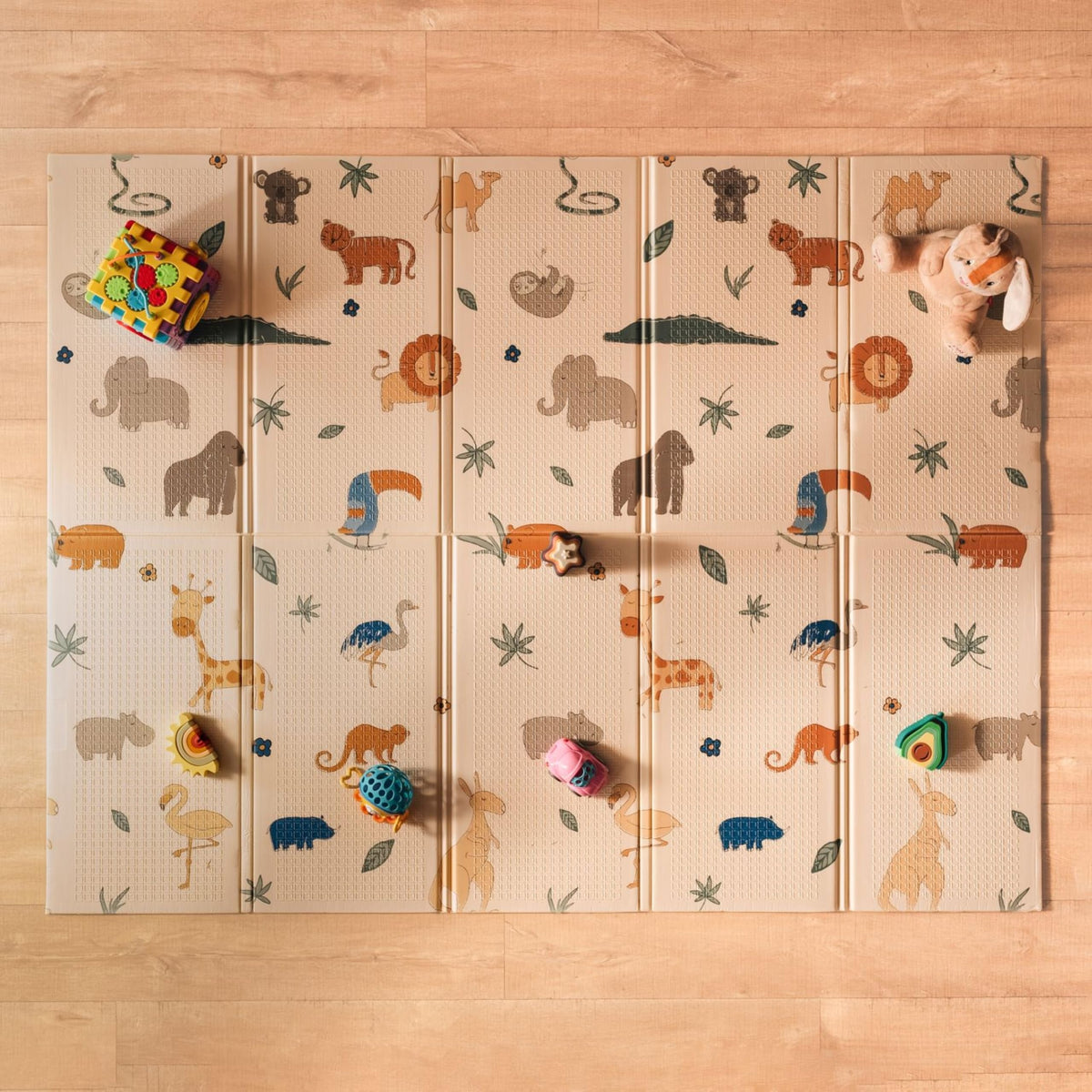 Nuby Foldable Reversible Baby Play Mat, 150 x 200 cm, XXL, 0M+, Rainbow