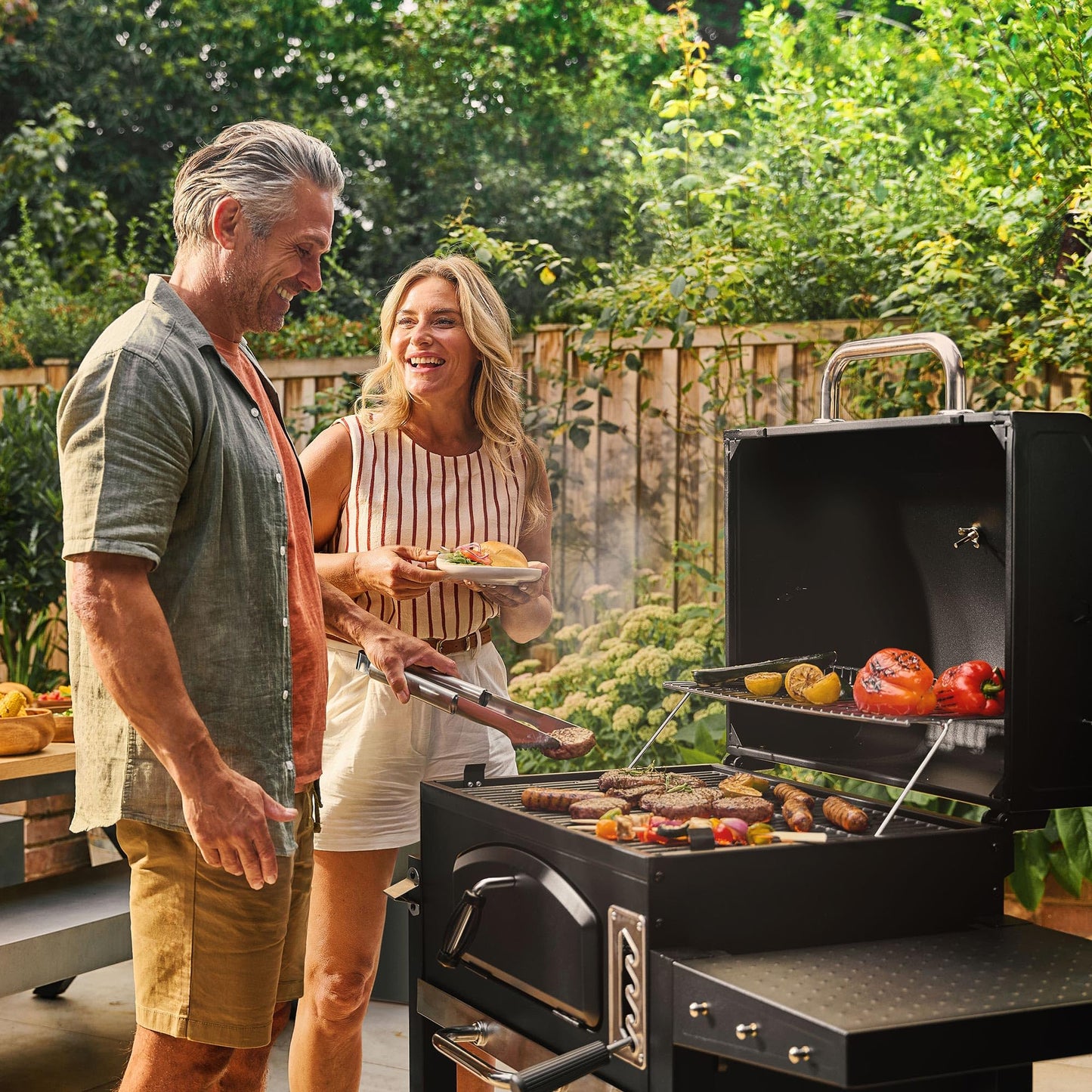 VonHaus Charcoal BBQ – XL Portable Barbecue with Warming Rack, Fold Down Shelves, Temperature Gauge, Wheels, Cooking Grill, Air Vents – 2 in 1 Barbeque and Smoker – Grill Meat, Fish & Vegetables