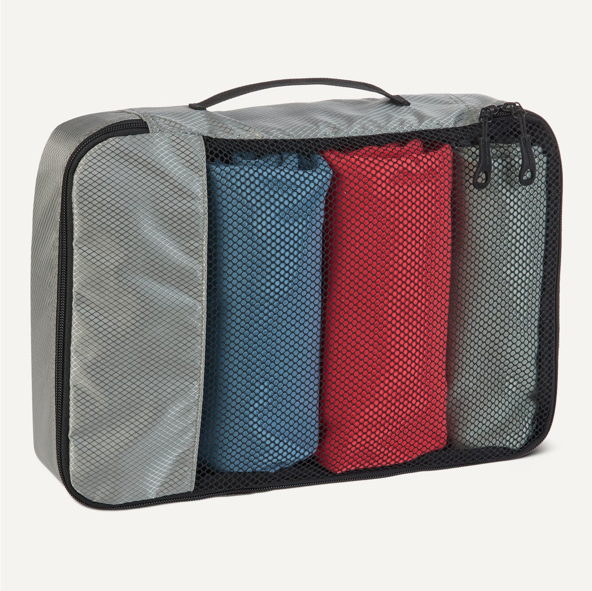 Amazon Essentials 4-Piece Packing Cubes Travel Accessories Set, Luggage Organiser with Double Zip, Mesh Top, 100% Polyester, Medium, Black (Previously Amazon Basics)