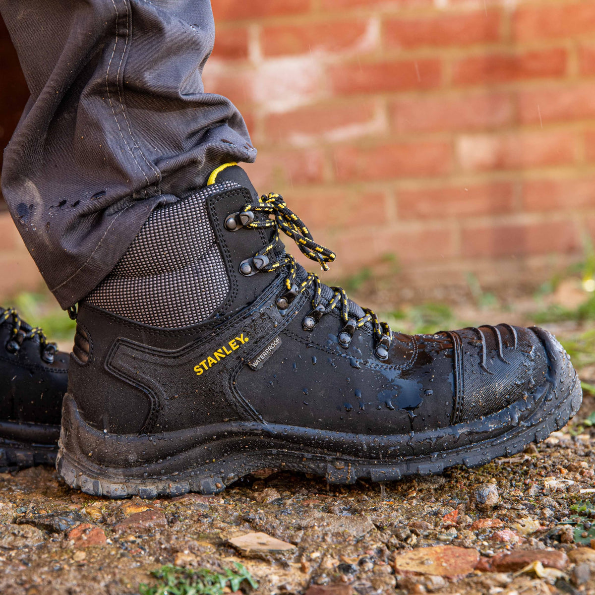STANLEY Branxton Men's Leather, Steel Toe, Steel Midsole Plate, Waterproof, Safety Work Boot