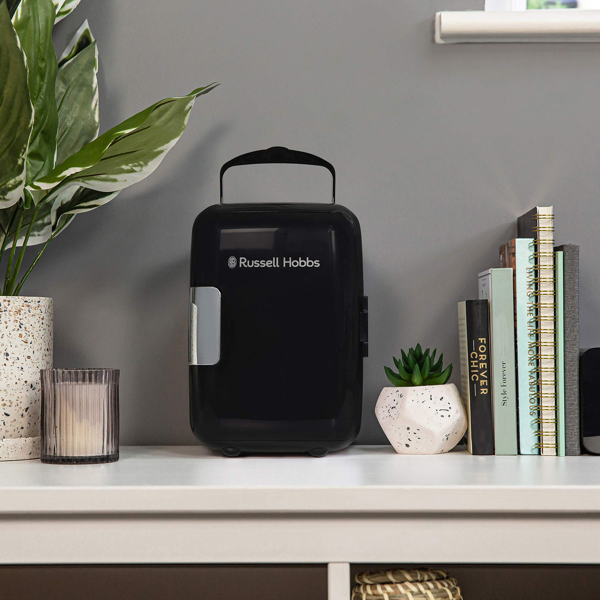 Russell Hobbs RH4CLR1001 4L/6 Can Portable Mini Cooler & Warmer for Drinks, Cosmetics/Makeup/Skincare, AC/DC Power, Retro Style, White, For Bedroom, Home, Caravan, Car