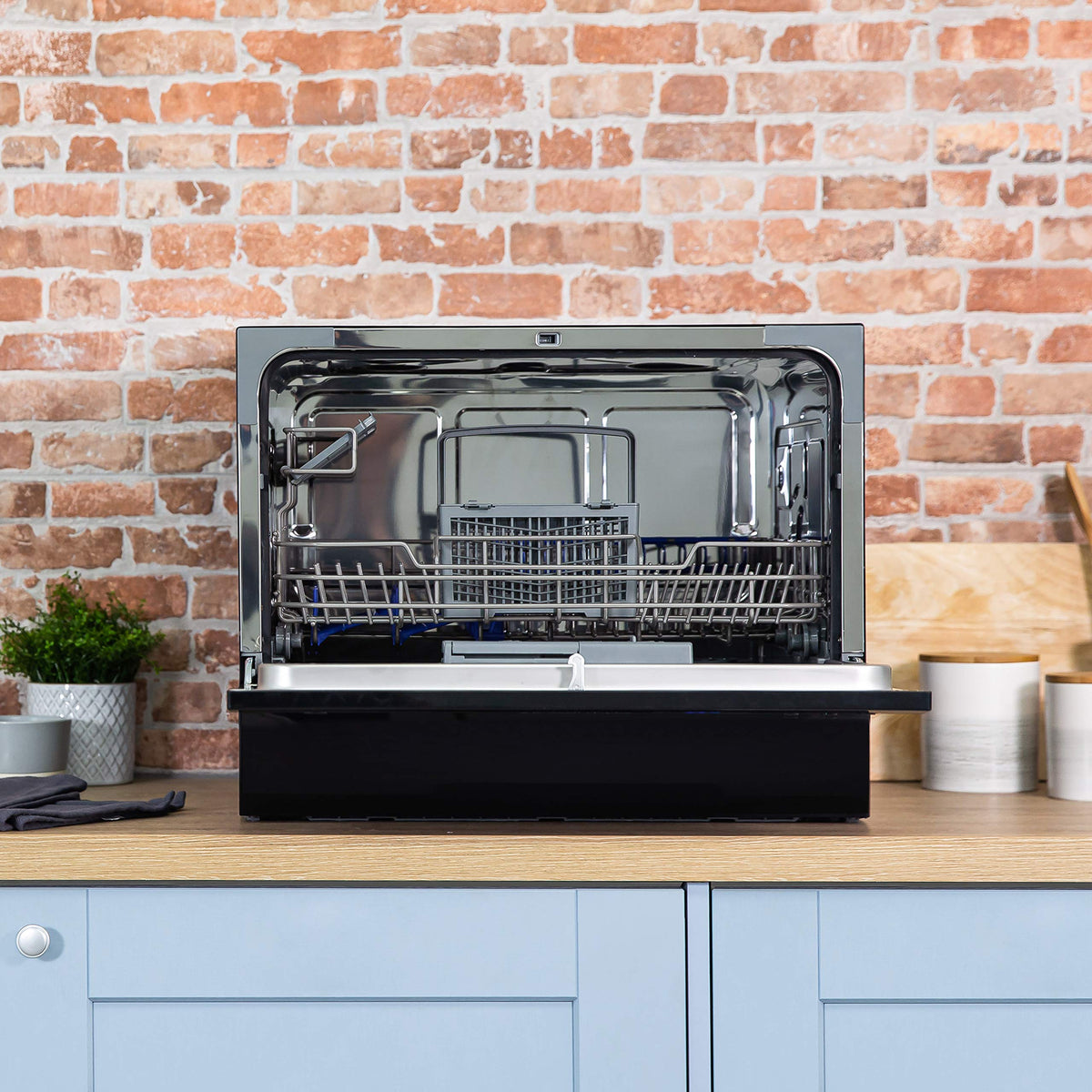 Russell Hobbs Table Top Dishwasher Compact Mini with 6 Place Settings, LED Display, Button Control, 6 Programmes, Portable & Efficient, 24hr Timer, Rinse & Eco Mode in White, RH6TTDW0D1W