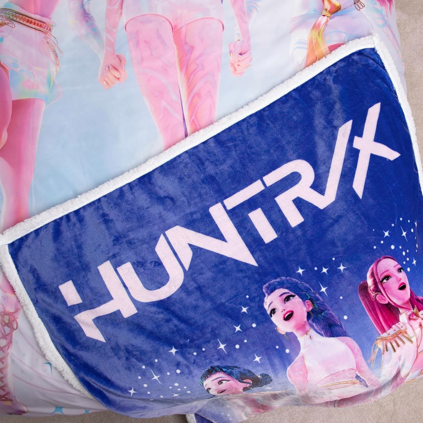 K Pop Demon Hunters Officially Licenced Fleece Blanket | Super Soft Warm Fleece With Sherpa Back | Purple Celestial Design | Perfect For Home, Sleepovers & Camping | 120 x 150 cm