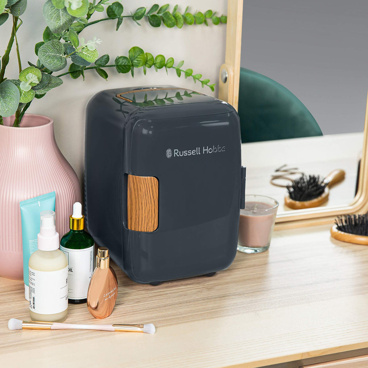 Russell Hobbs RH4CLR1001 4L/6 Can Portable Mini Cooler & Warmer for Drinks, Cosmetics/Makeup/Skincare, AC/DC Power, Retro Style, White, For Bedroom, Home, Caravan, Car