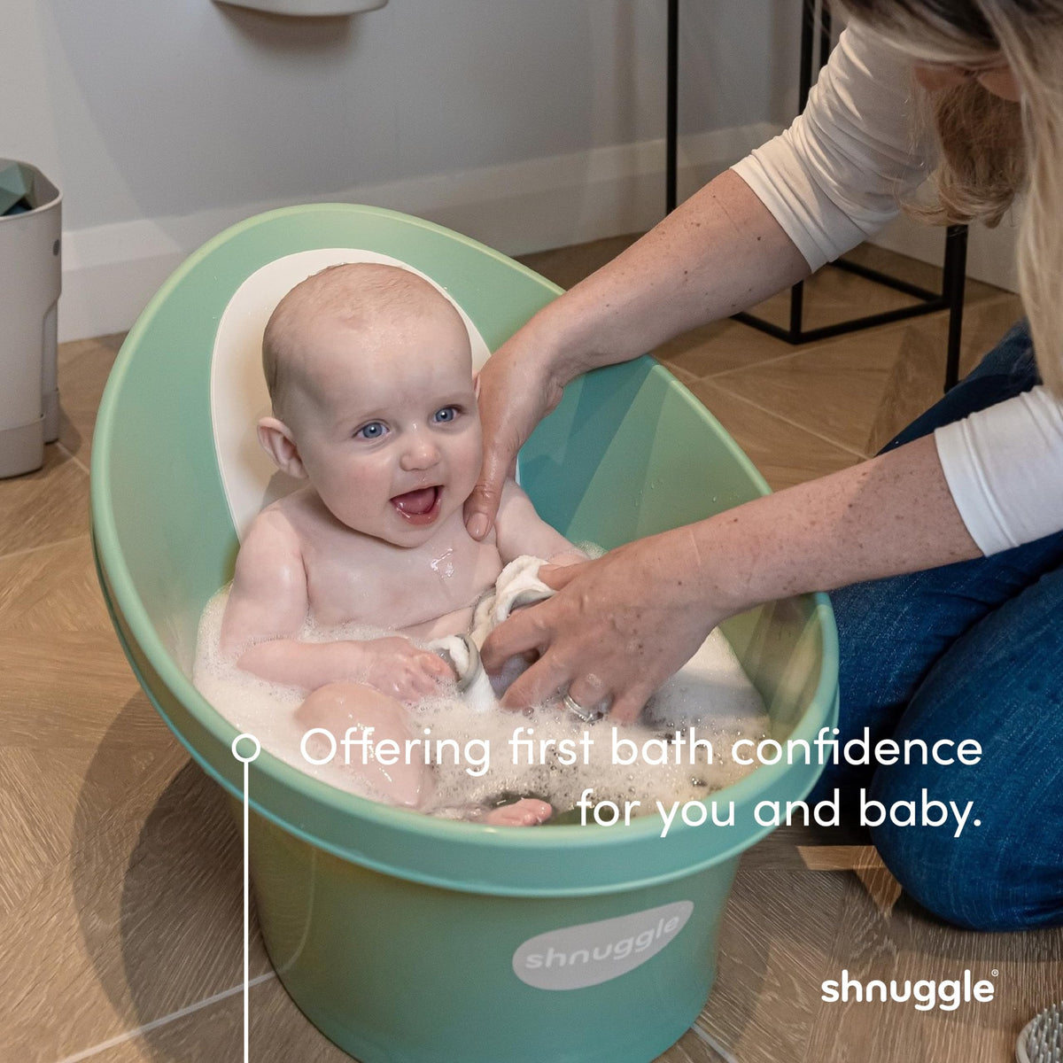 Shnuggle ECO Newborn Baby Bath Seat, Baby Bath Tub Made with 98% Recycled Material & Bum Bump Support, Compact Infant Bath, Sustainable Newborn Essentials & Baby Shower Gift