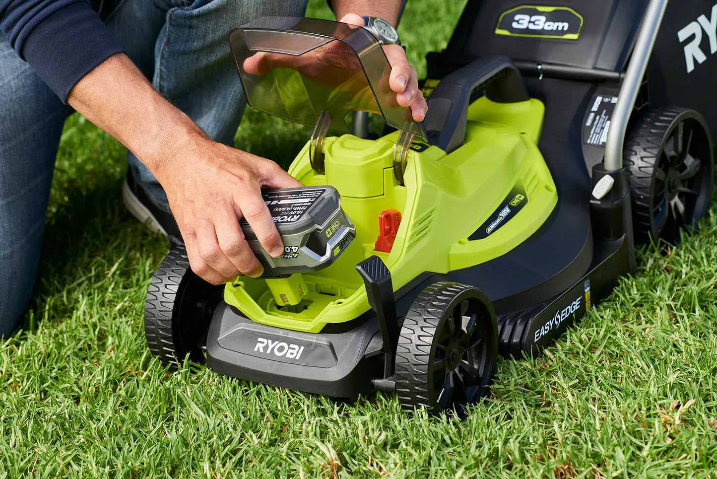 18V ONE+ Cordless Lawnmower and Grass Trimmer Twin Kit (1 x 4.0Ah)