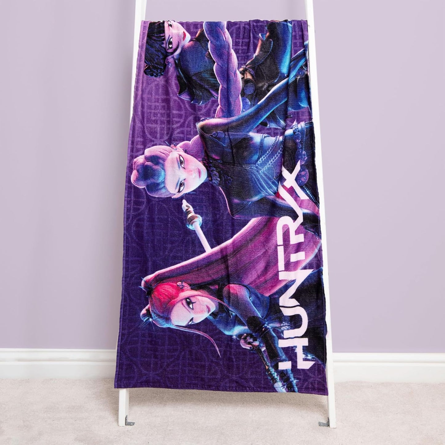 K Pop Demon Hunters Officially Licensed Towel | Super Soft Feel, Clash Design Featuring Zoey, Mira, Rumi | Perfect The Home, Bath, Beach & Swimming Pool | 100% Cotton | 140cm x 70cm