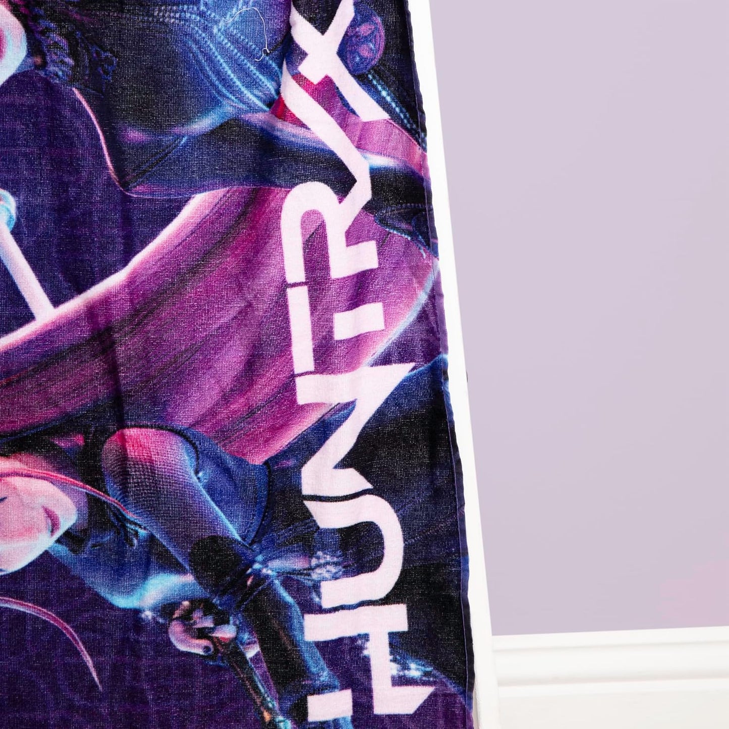 K Pop Demon Hunters Officially Licensed Towel | Super Soft Feel, Clash Design Featuring Zoey, Mira, Rumi | Perfect The Home, Bath, Beach & Swimming Pool | 100% Cotton | 140cm x 70cm