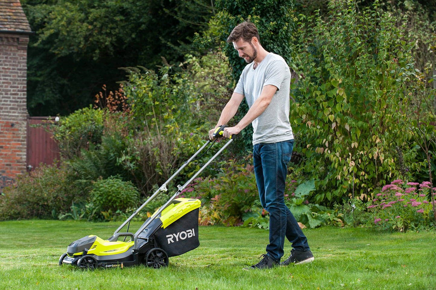 18V ONE+ Cordless Lawnmower and Grass Trimmer Twin Kit (1 x 4.0Ah)