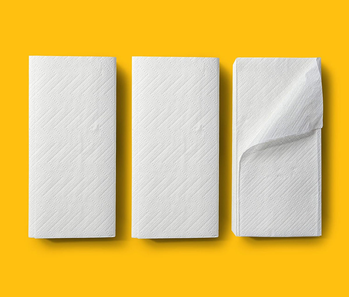 AmazonCommercial Singlefold (V-Fold / ZZ-Fold) Paper Hand Towels, 2-ply Cellulose, 3150 Sheets (15 packs of 210), Sheet Size: 21 x 24 cm, H3 Dispenser Compatible