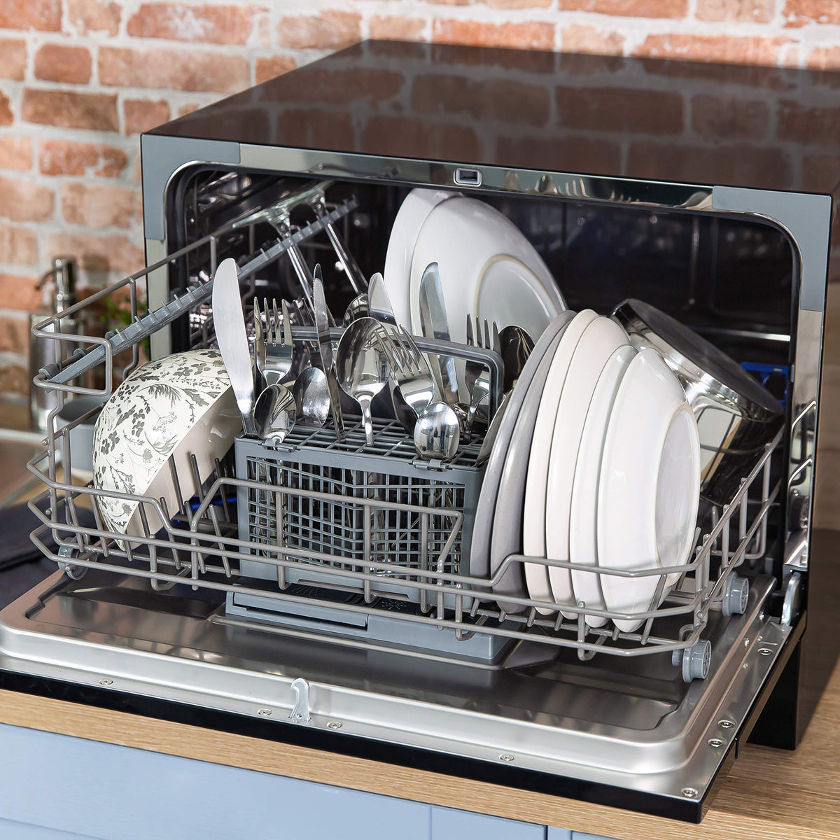 Russell Hobbs Table Top Dishwasher Compact Mini with 6 Place Settings, LED Display, Button Control, 6 Programmes, Portable & Efficient, 24hr Timer, Rinse & Eco Mode in White, RH6TTDW0D1W