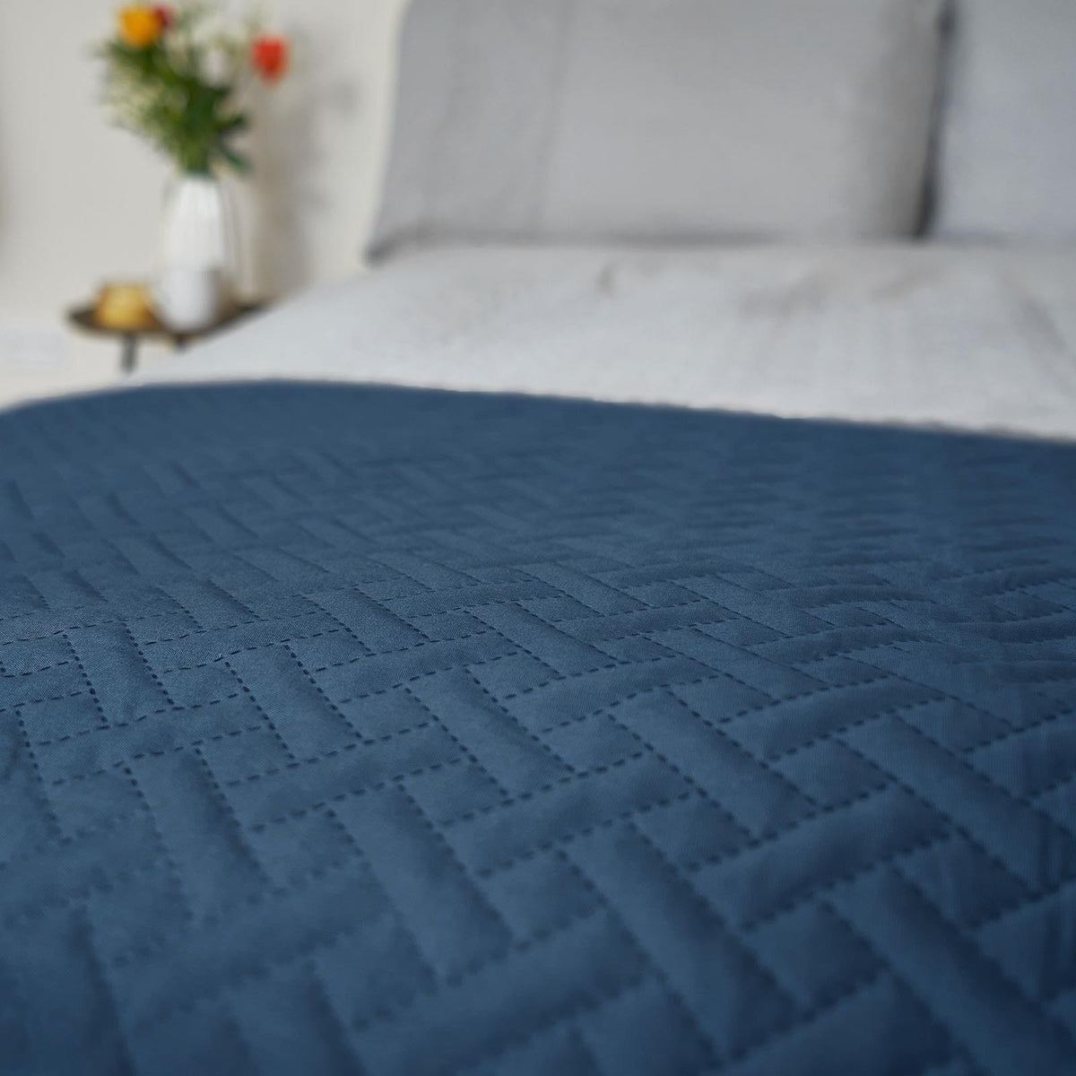 Brentfords Geo Quilted Bedspread Blanket Pinsonic Throw Large Sofa Bed Comforter