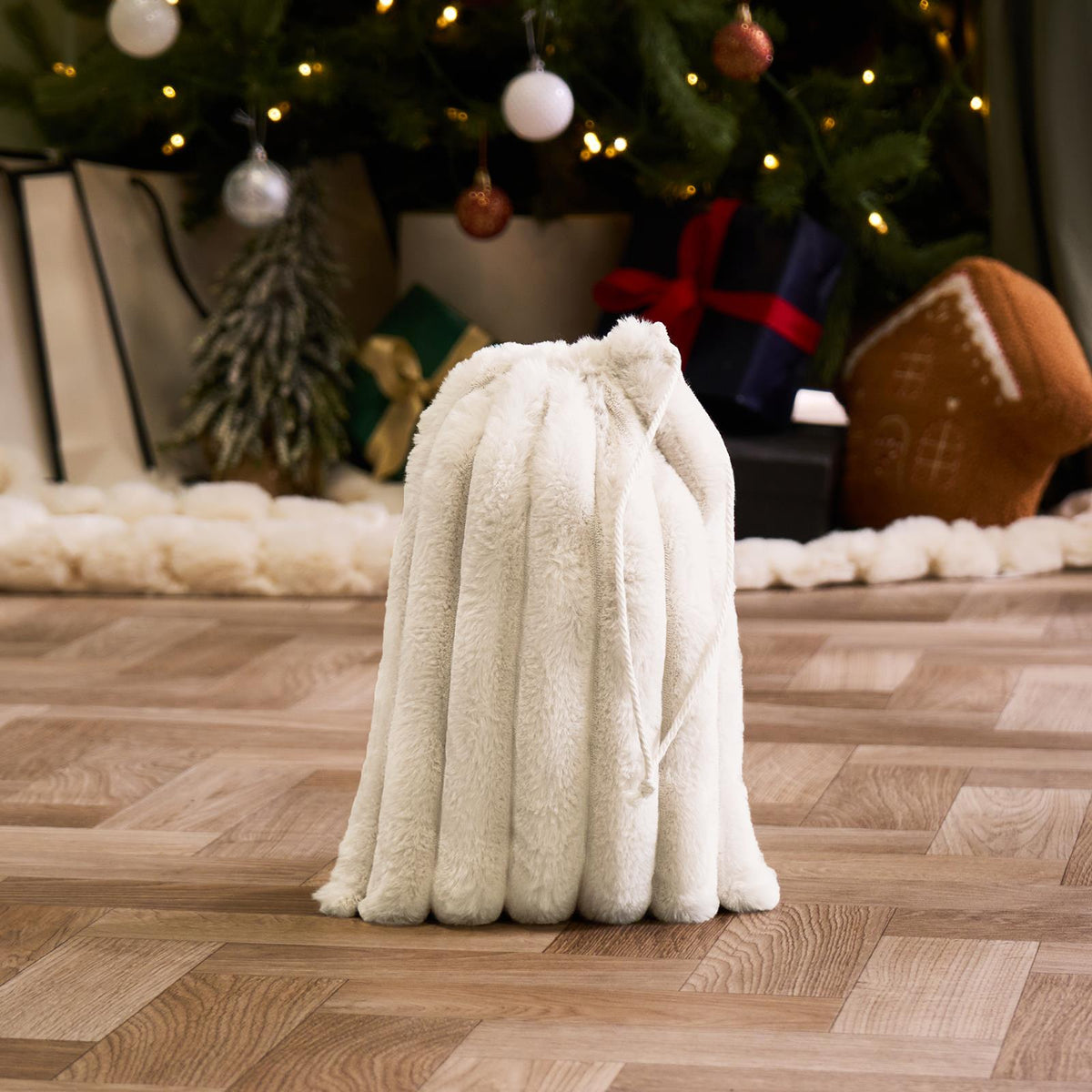 OHS Ribbed Faux Fur Winter Gift Set Hot Water Bottle Socks Eye Mask Scrunchie