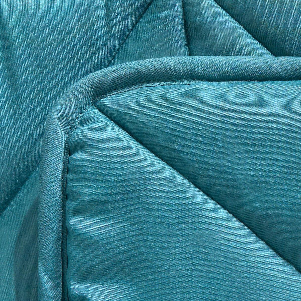 OHS Coverless Duvet Geo Quilted 7.5 TOG Bedding Set with Pillowcase Double King