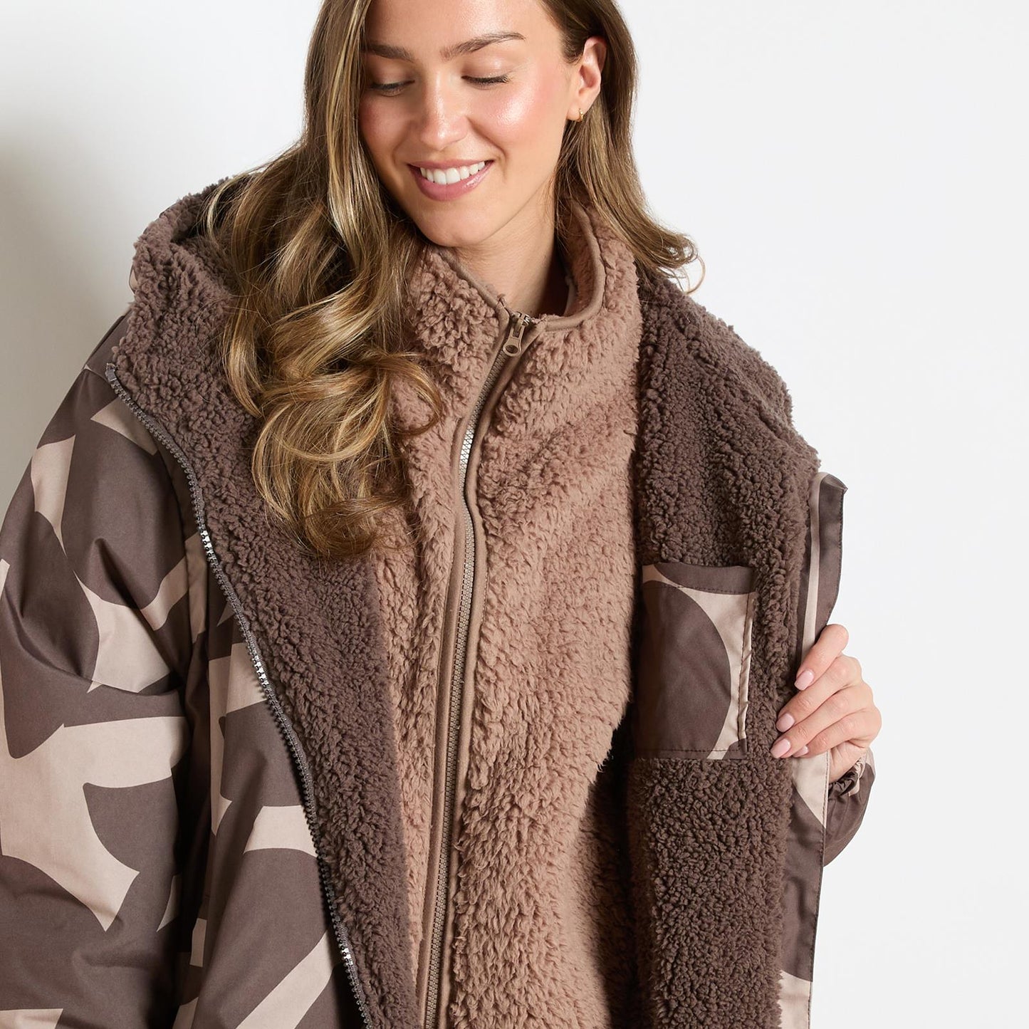 OHS Drying Changing Robe Geo Print Sherpa Lined Water Resistant Oversize Coat
