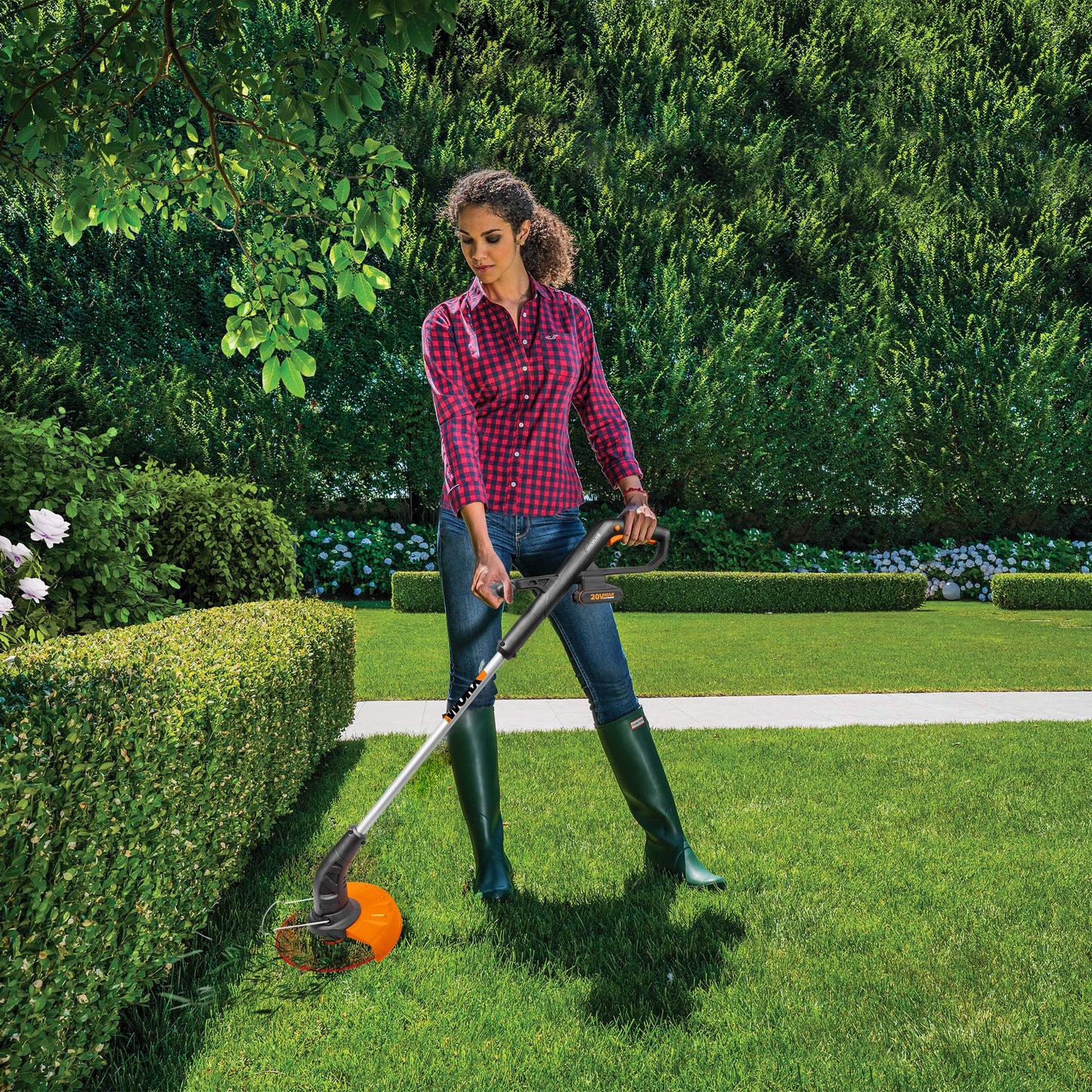 Worx WG779E.2 40V 34cm Cordless Lawnmower, ideal for Gardens up to 230㎡, Cut-to-Edge, striped Lawn Roller, foldable Handle, PowerShare, includes 2x 2.0Ah Batteries, Charger & 30L Grass collection bag