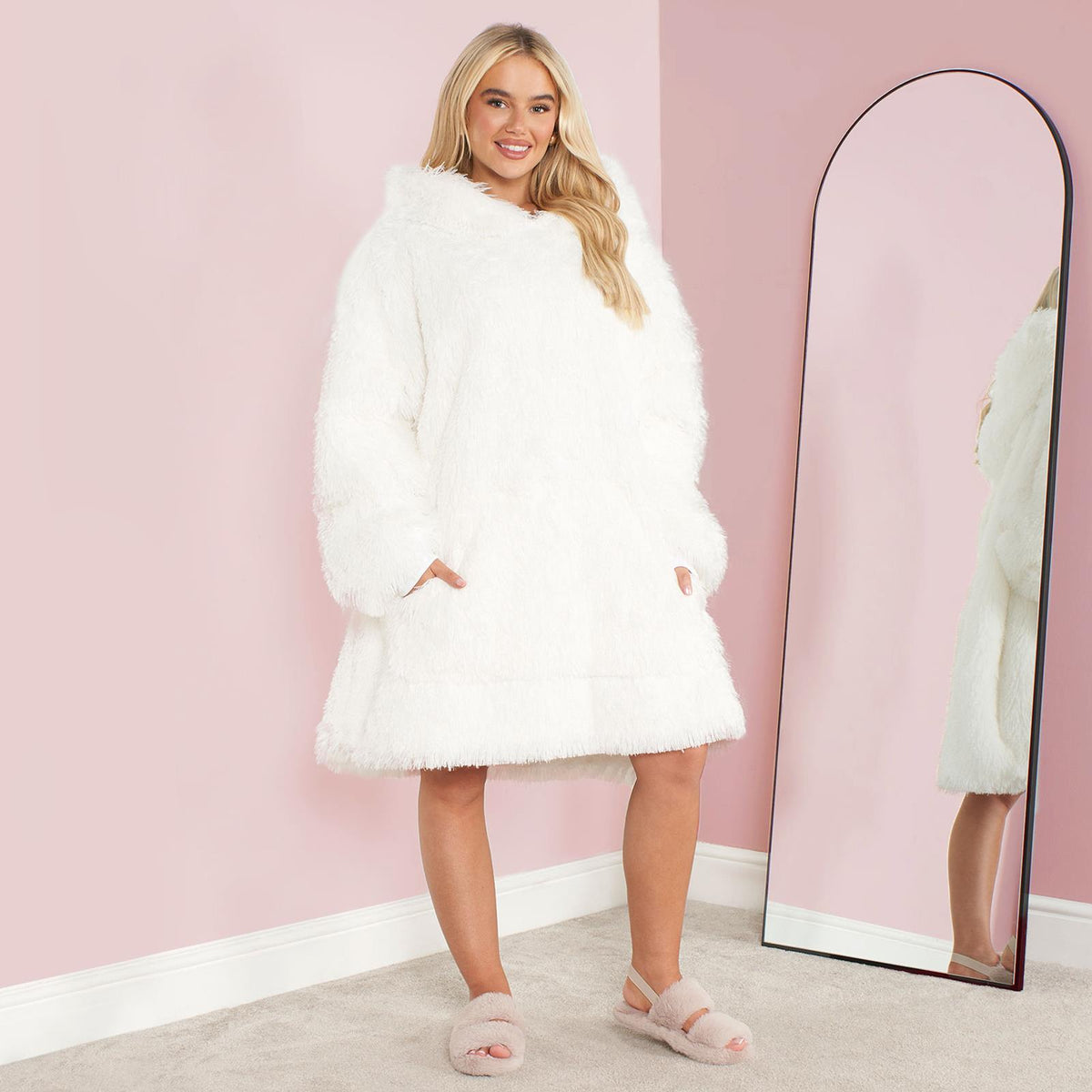 Sienna Fluffy Shaggy Hoodie Blanket Oversize Sherpa Plush Fleece Warm Soft Throw