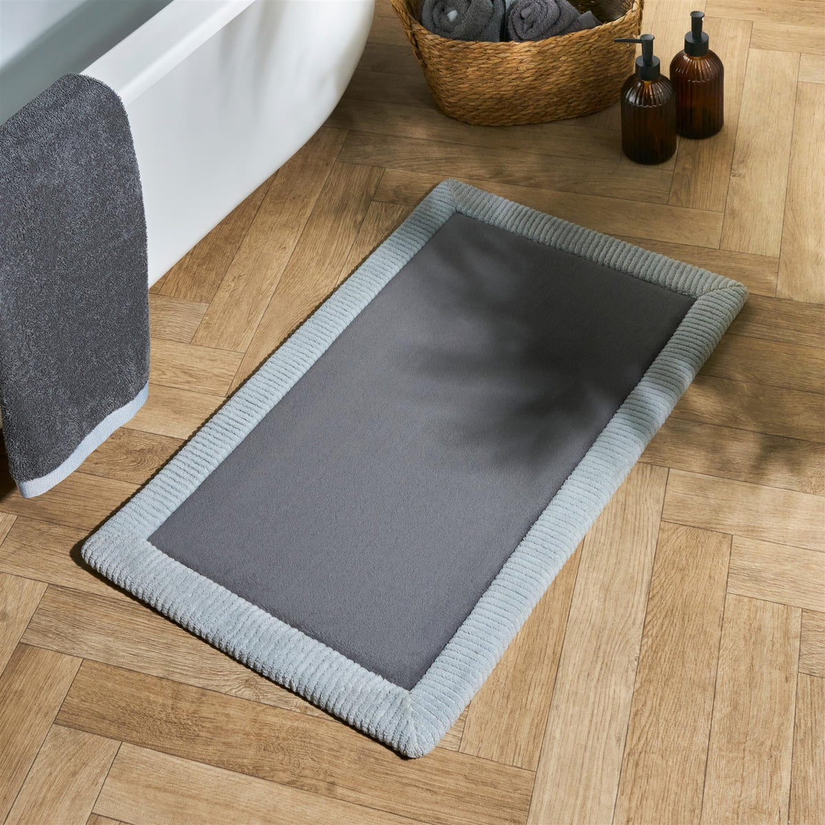 OHS Foam Bath Mat Contrast Border Trim Soft Absorbent Non Slip Shower Rug