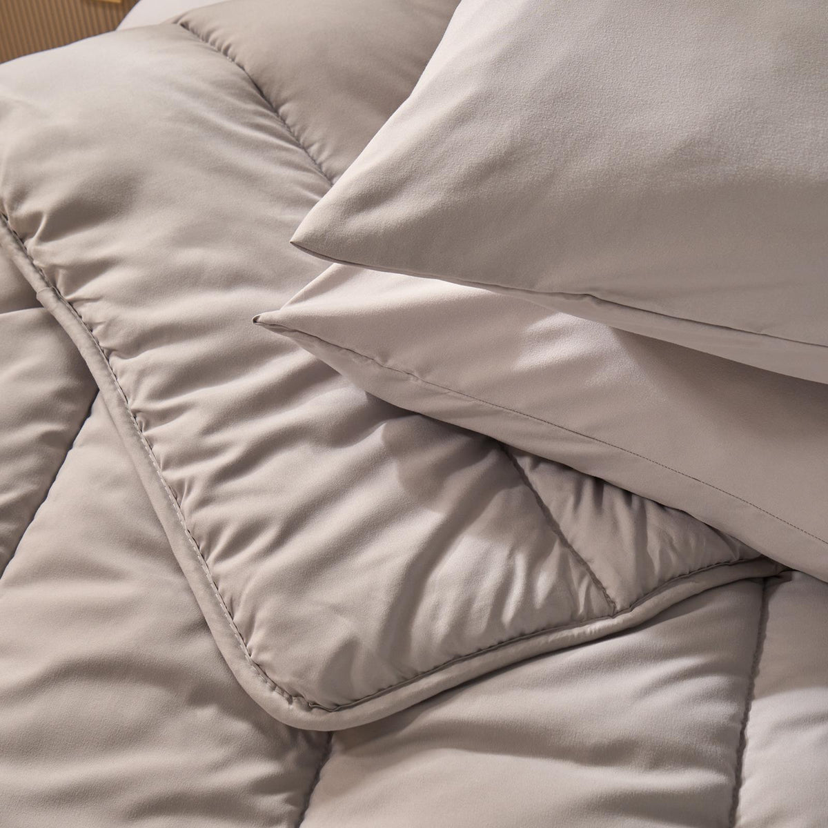 OHS Coverless Duvet & Pillowcase 10.5 Tog Bedding Set Easy Care Reversible