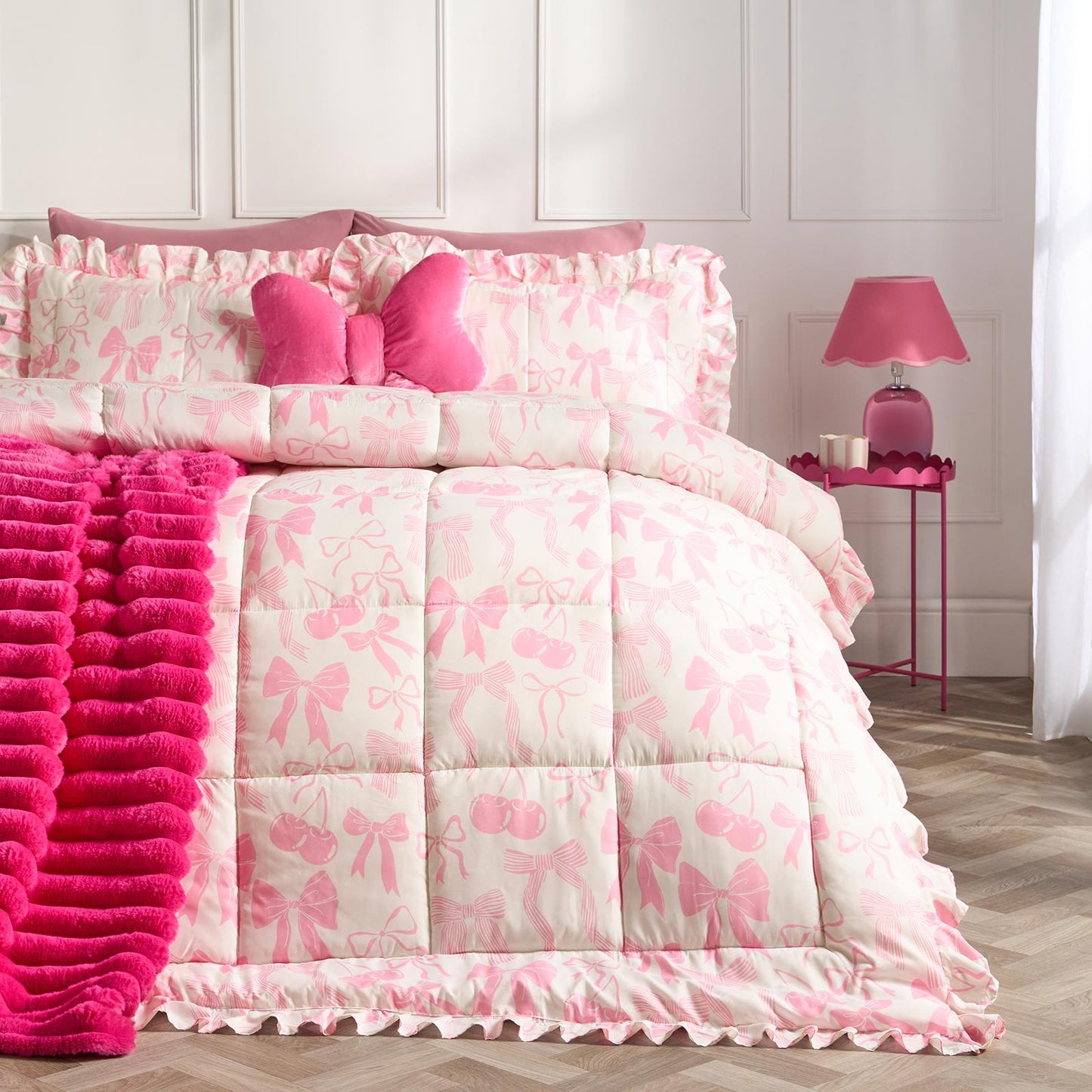 OHS Frill Edge Coverless 7.5 Tog Duvet Bows Print Bedding Set with Pillowcase