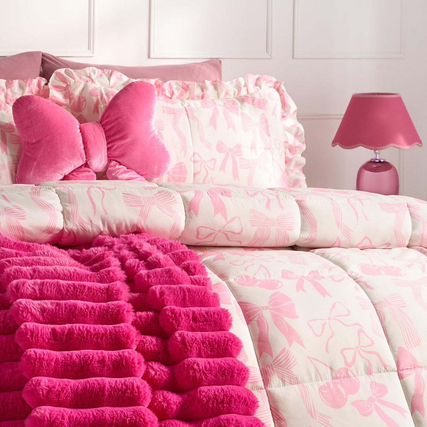OHS Frill Edge Coverless 7.5 Tog Duvet Bows Print Bedding Set with Pillowcase