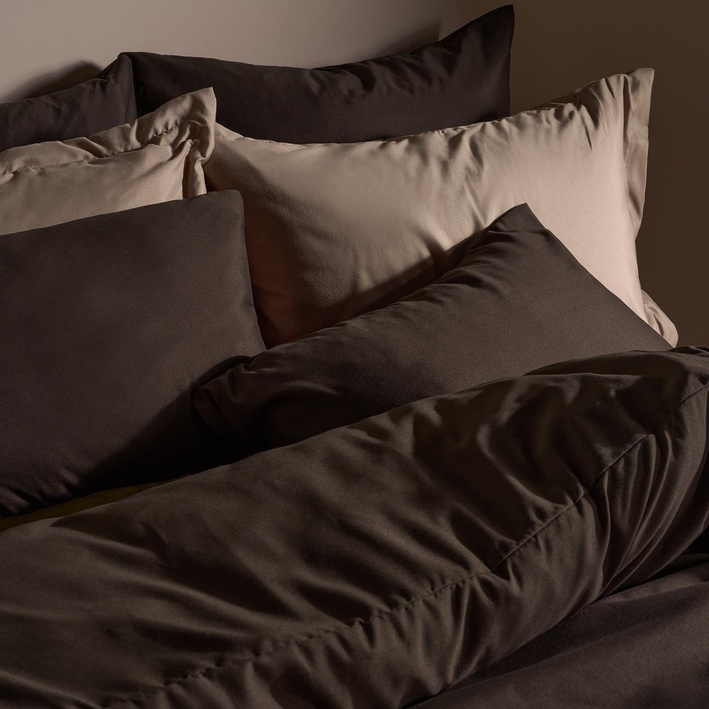OHS 2 Pack Oxford Pillowcase Set Soft Microfibre Plain Dyed Pillow Covers