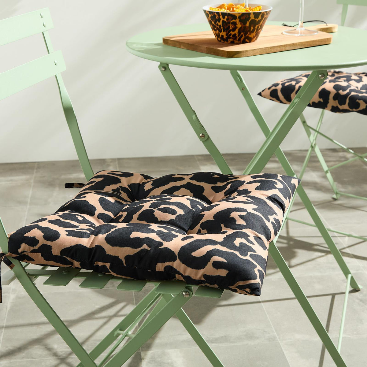 OHS Seat Pads 2 Water Resistant Outdoor Cushions Garden Chair Covers Ties