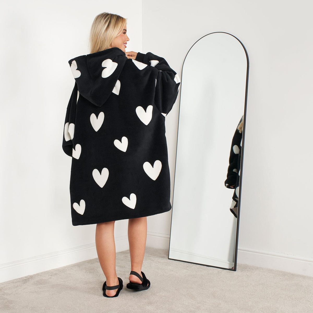 OHS Heart Print Hoodie Blanket Oversized Adult Fleece Sherpa Throw Jumper