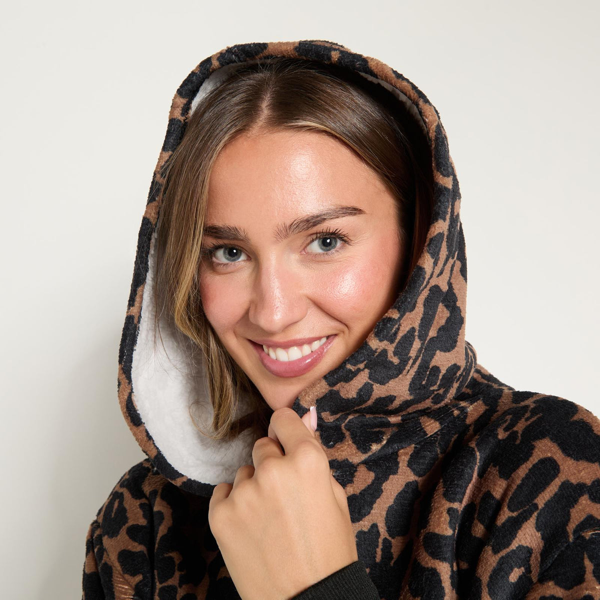 OHS Animal Print Loungewear Set Winter Sherpa Nightwear 2-Piece Hoodie Jogger