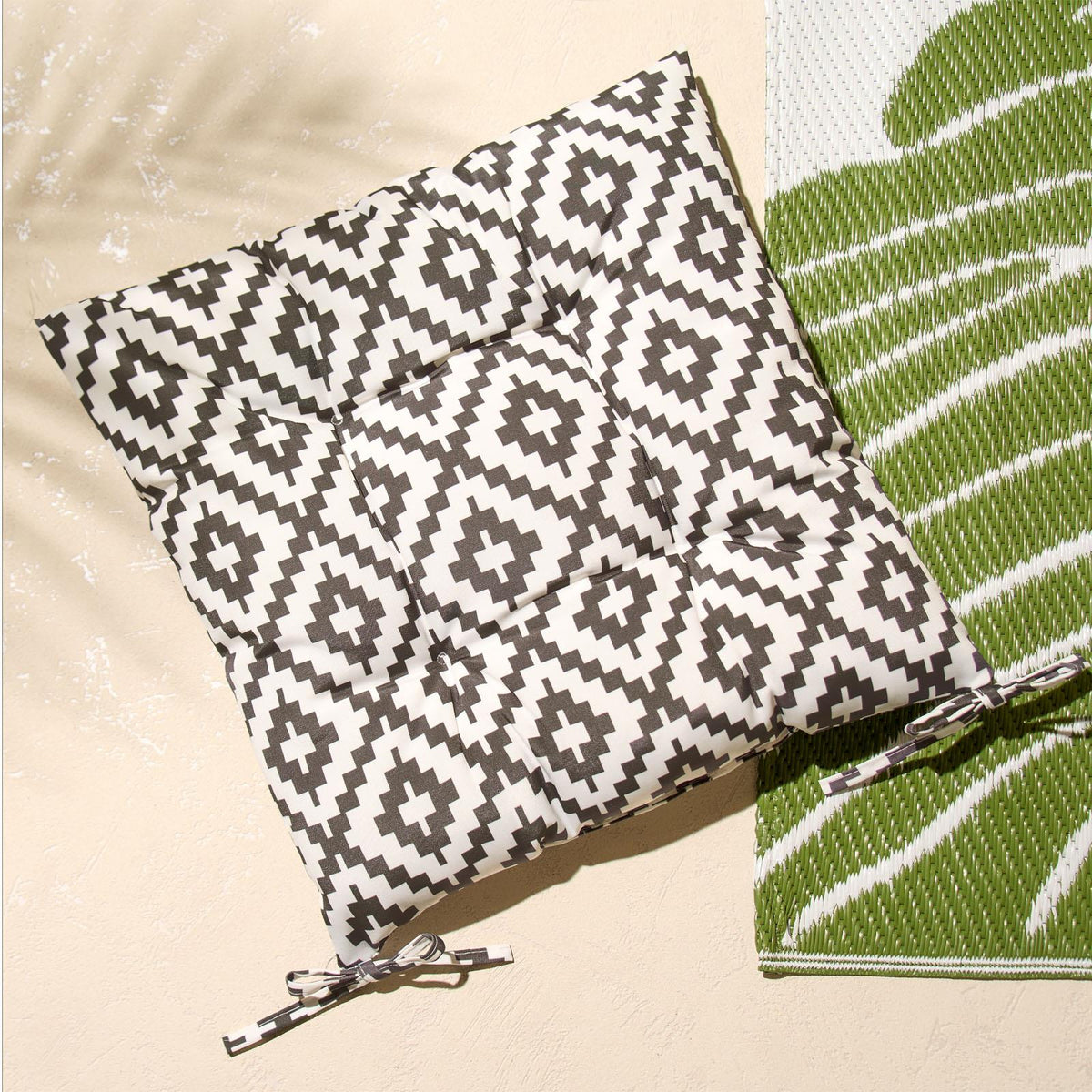 OHS Seat Pads 2 Water Resistant Outdoor Cushions Garden Chair Covers Ties